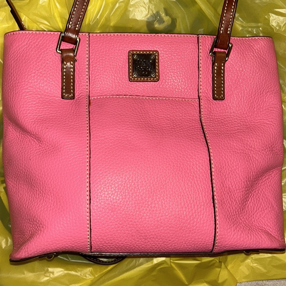 SHOWPIECE!!! DOONEY & BOURKE pebbled leather TOTE* GORGEOUS.. really!!!!